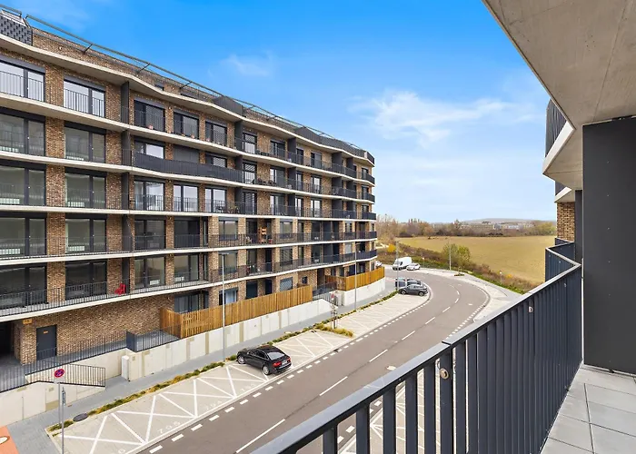 Moderny S Parkovanim V Novostavbe ברטיסלאבה