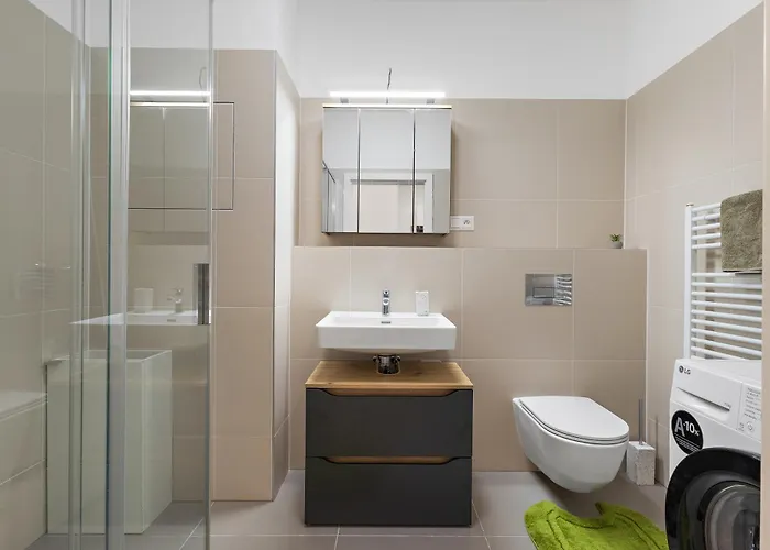 Moderny S Parkovanim V Novostavbe דירה