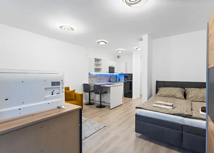 Moderny S Parkovanim V Novostavbe דירה