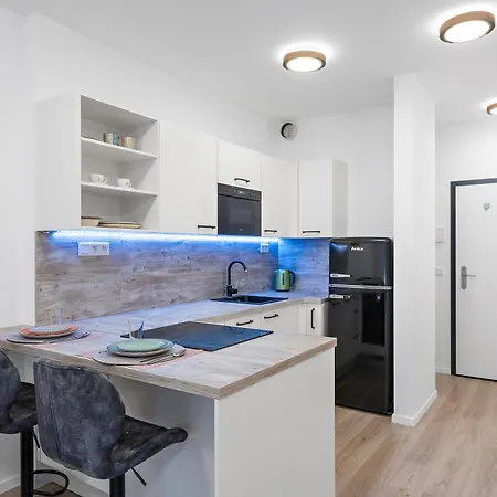 Moderny S Parkovanim V Novostavbe * Pozsony