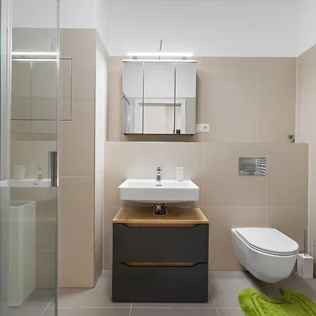 Moderny S Parkovanim V Novostavbe Apartman